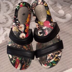 Tahari Black and Multicolor Floral Sandals